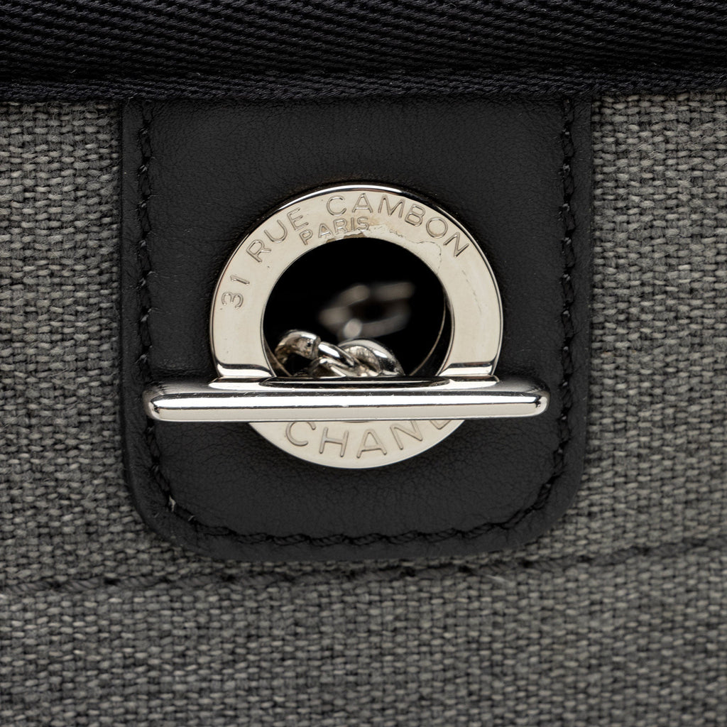 Chanel Denim Deauville Small Tote (SHF-TNnz1R)