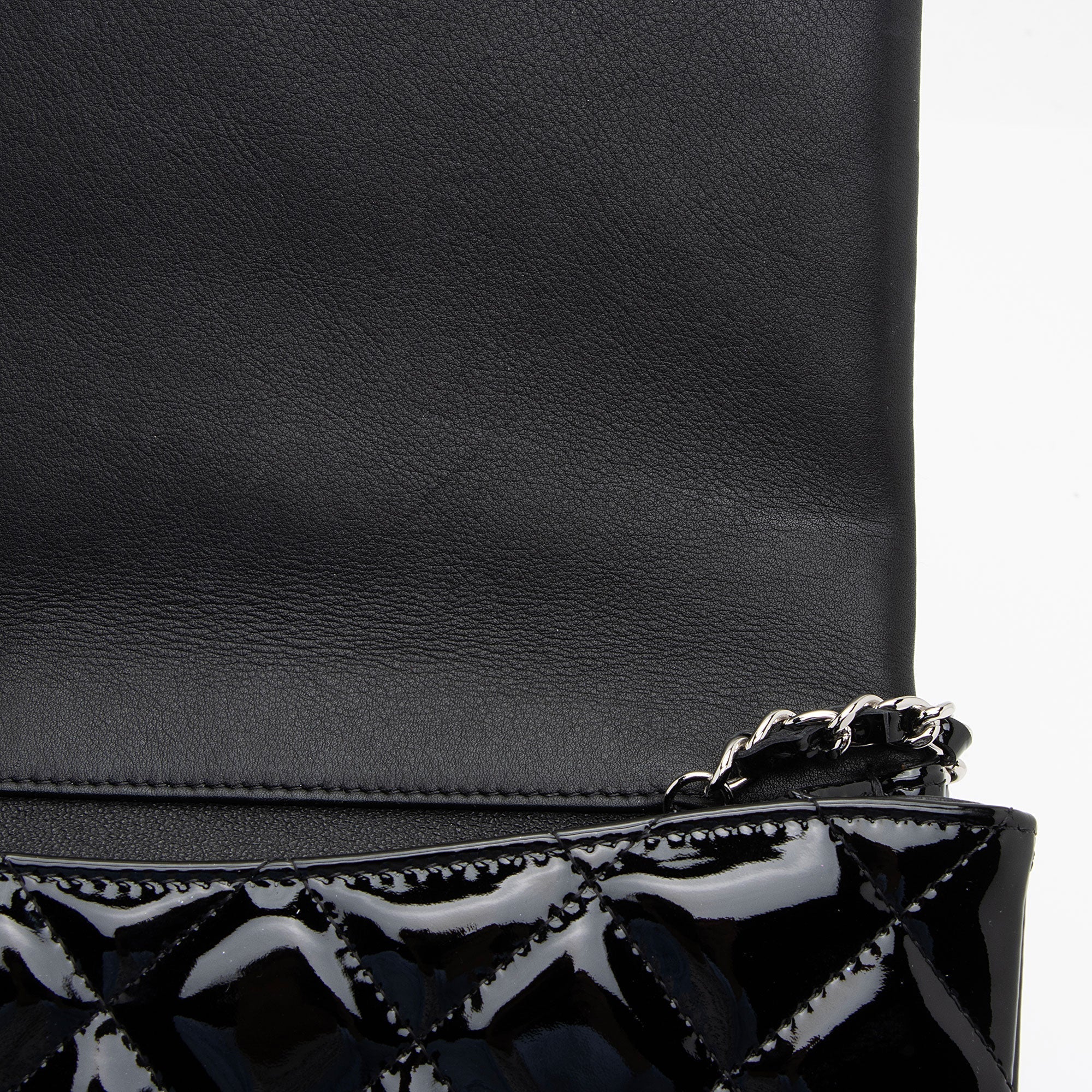 Chanel Patent Leather Flap Clutch on Chain (SHF-9c9WQx)