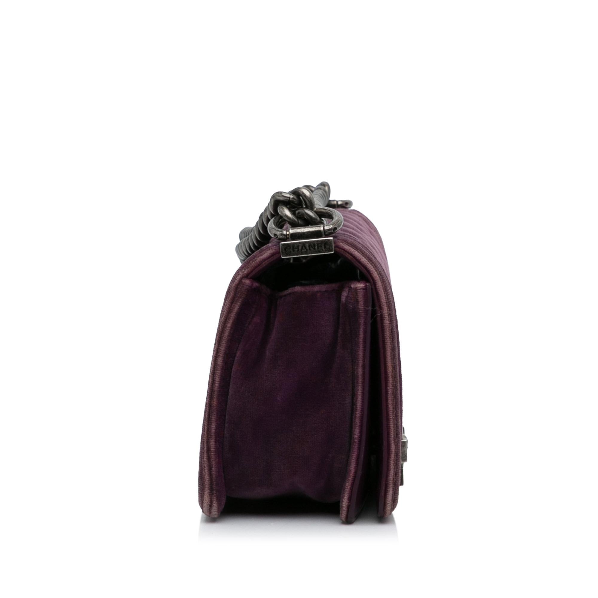 Chanel Small Boy Velvet Flap Bag (SHG-xHXqXz)