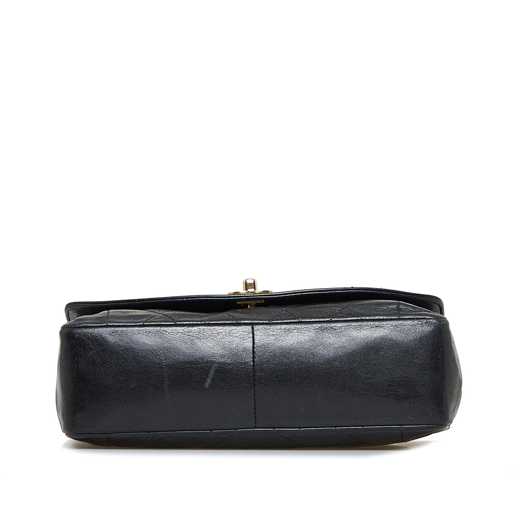 Chanel Small Lambskin Diana Flap (SHG-8DGqg7)