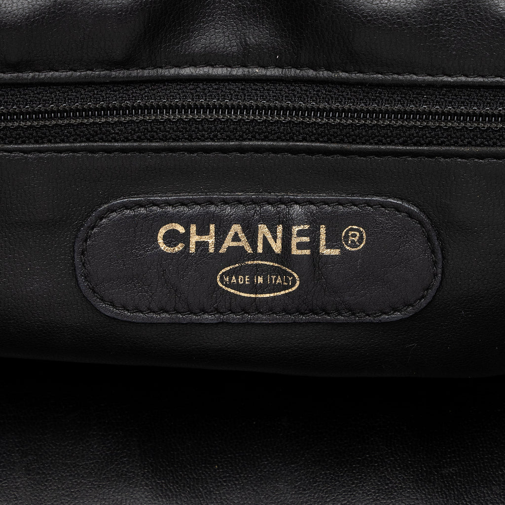 Chanel Vintage Caviar Leather Timeless CC Duffle Bag (SHF-8OA81f)