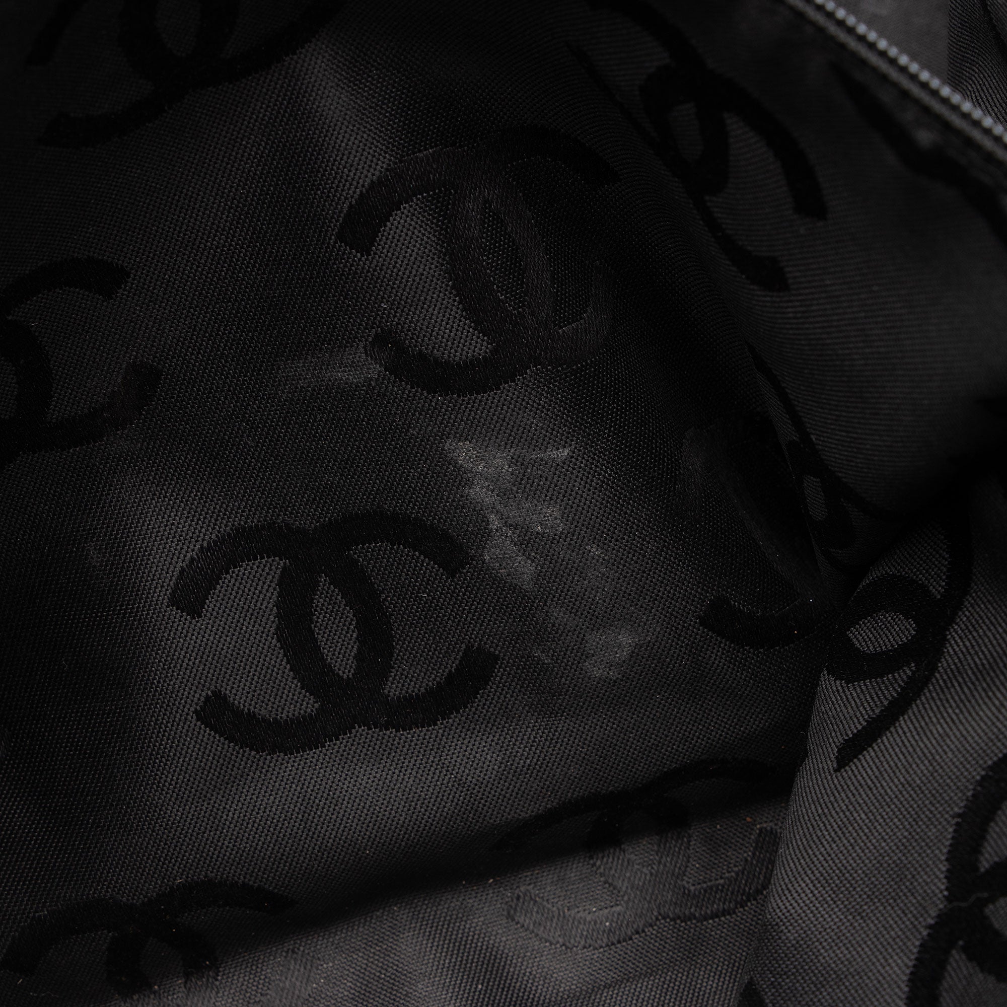 Chanel Vintage Leather Wood Chain Tote (SHF-bz2XaF)