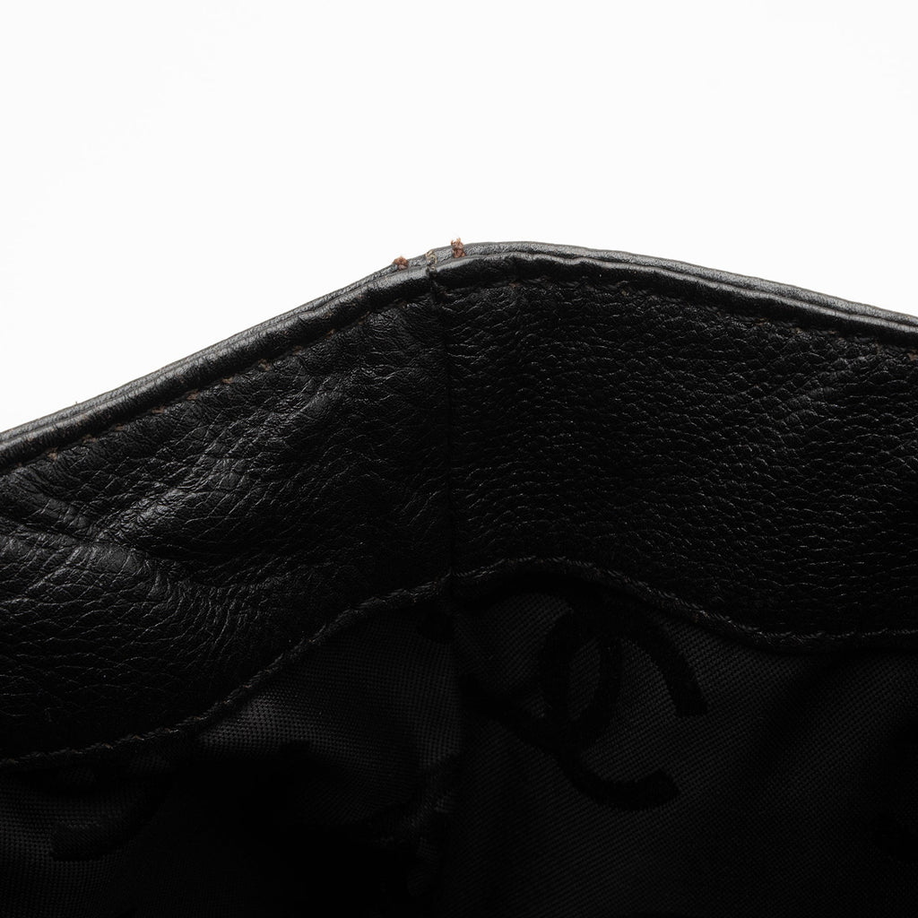 Chanel Vintage Leather Wood Chain Tote (SHF-bz2XaF)