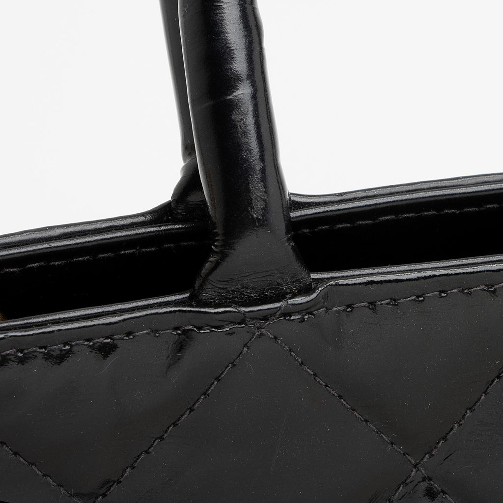 Chanel Vintage Patent Leather Medallion Tote (SHF-vDFKr8)
