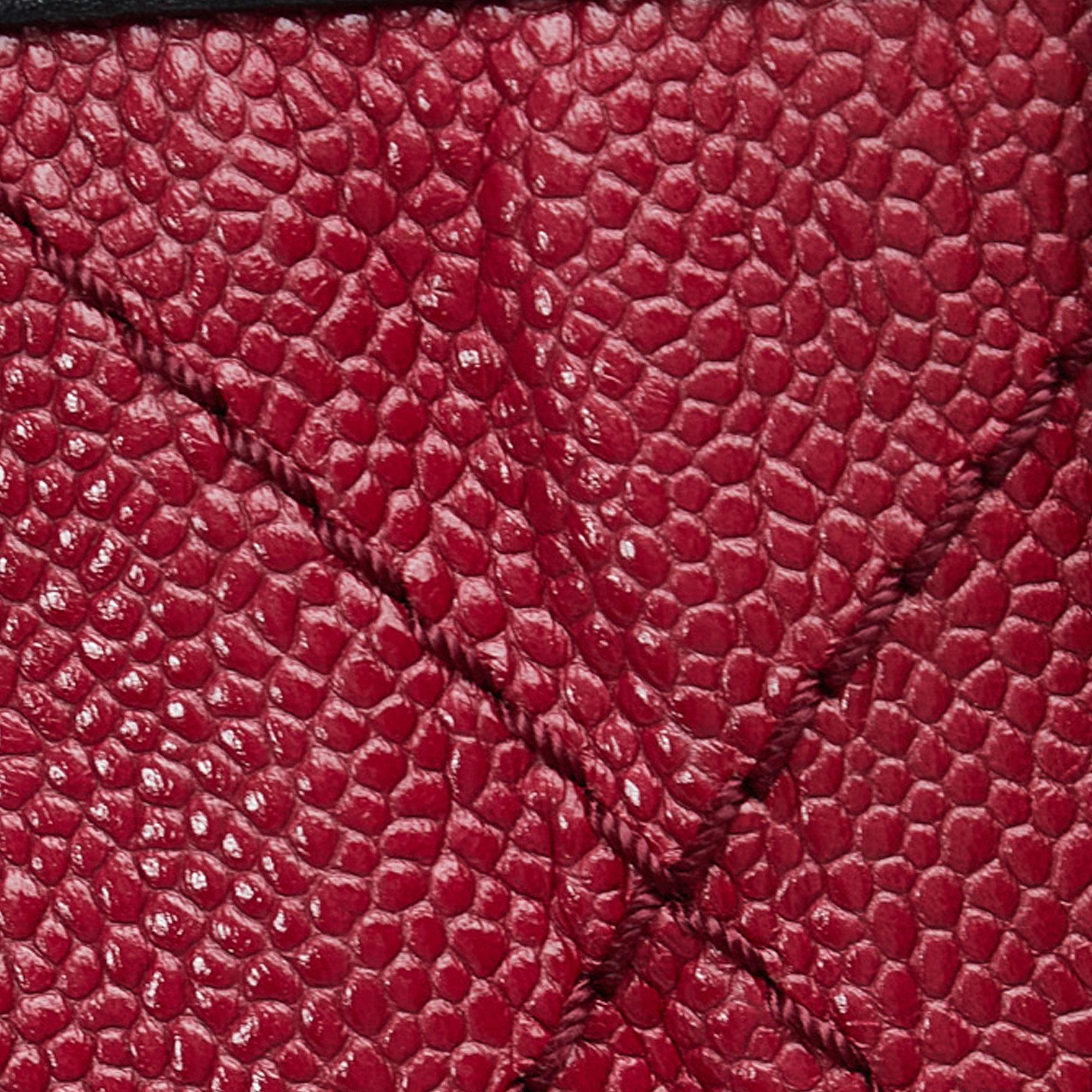 Chanel Wild Stitch On the Road Tote (SHG-c6d9qt)
