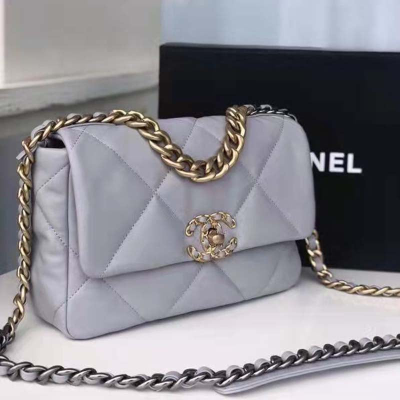 Chanel Women 19 Flap Bag Lambskin Iridescent Gold Silver-Tone Metal Grey