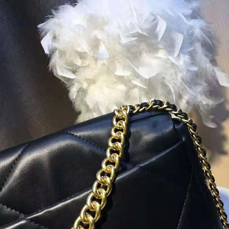 Chanel Women 19 Maxi Flap Bag in Goatskin Leather-Black