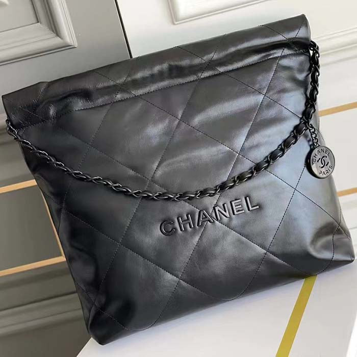 Chanel Women 22 Handbag Black Calfskin Black-Tone Metal