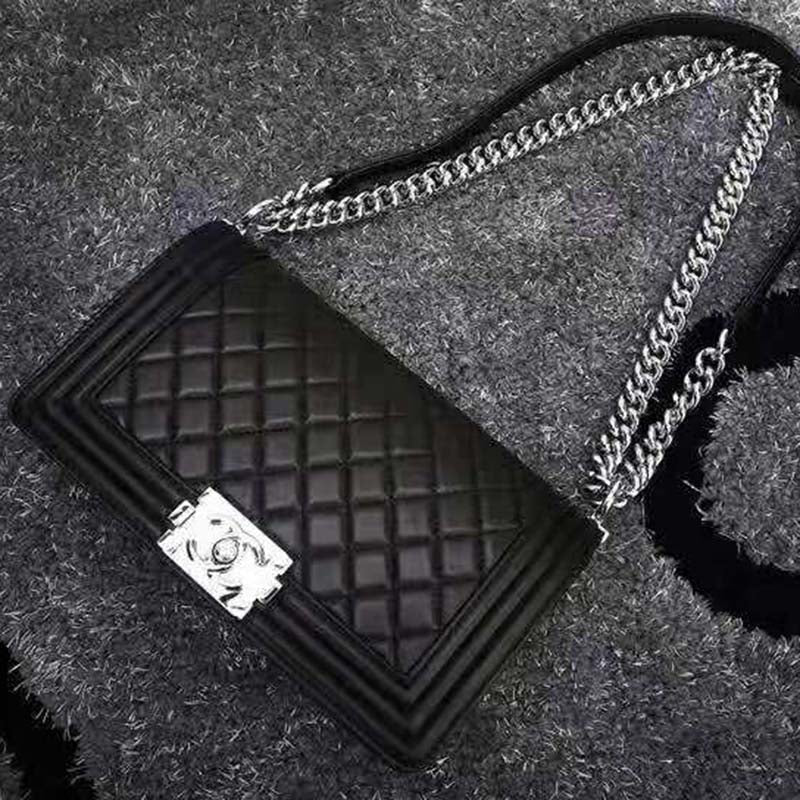 Chanel Women Boy Chanel Handbag in Calfskin Leather-Black