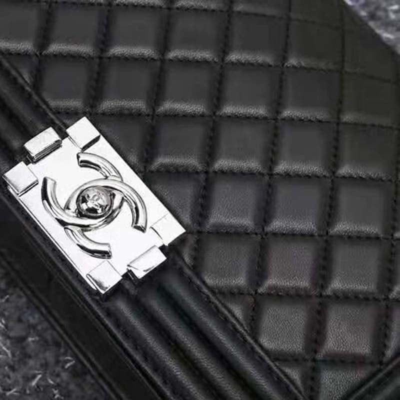 Chanel Women Boy Chanel Handbag in Calfskin Leather-Black
