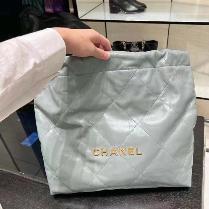 Chanel Women CC 22 Handbag Shiny Calfskin & Gold-Tone Metal Light Blue
