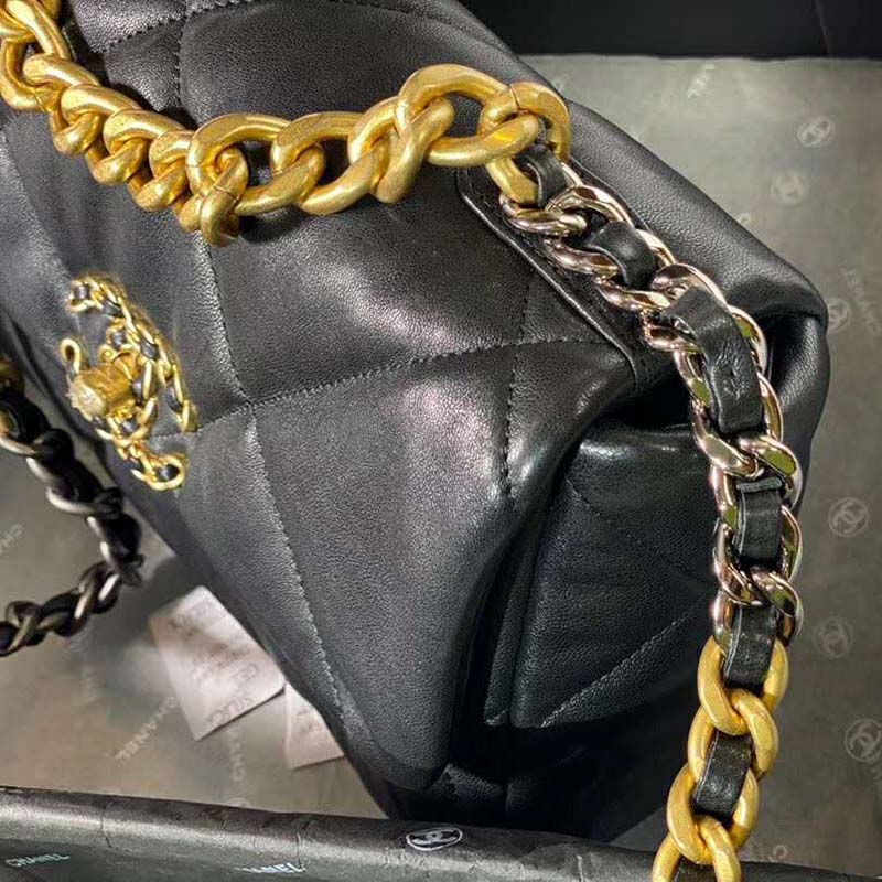 Chanel Women Chanel 19 Flap Bag in Goatskin Leather-Black