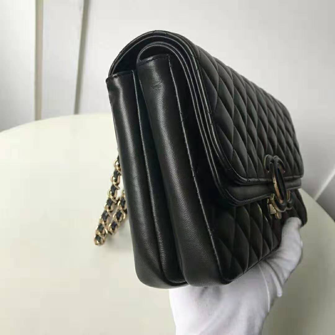 Chanel Women Flap Bag in Metallic Lambskin Leather-Black