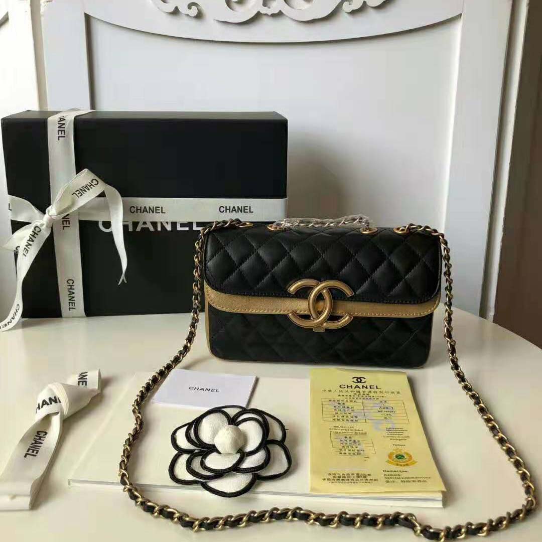 Chanel Women Small Flap Bag in Metallic Lambskin Leather-Black