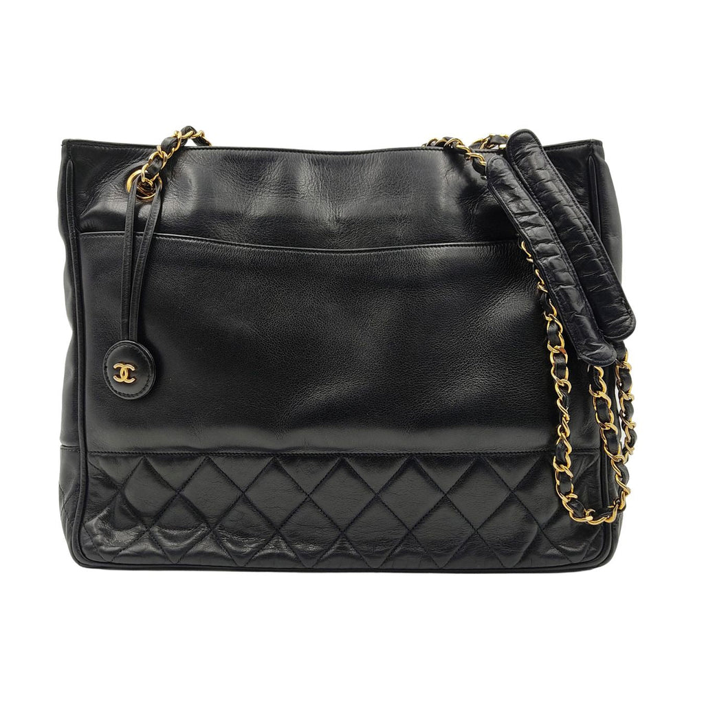 CHANEL Tote shoulder bag in black leather