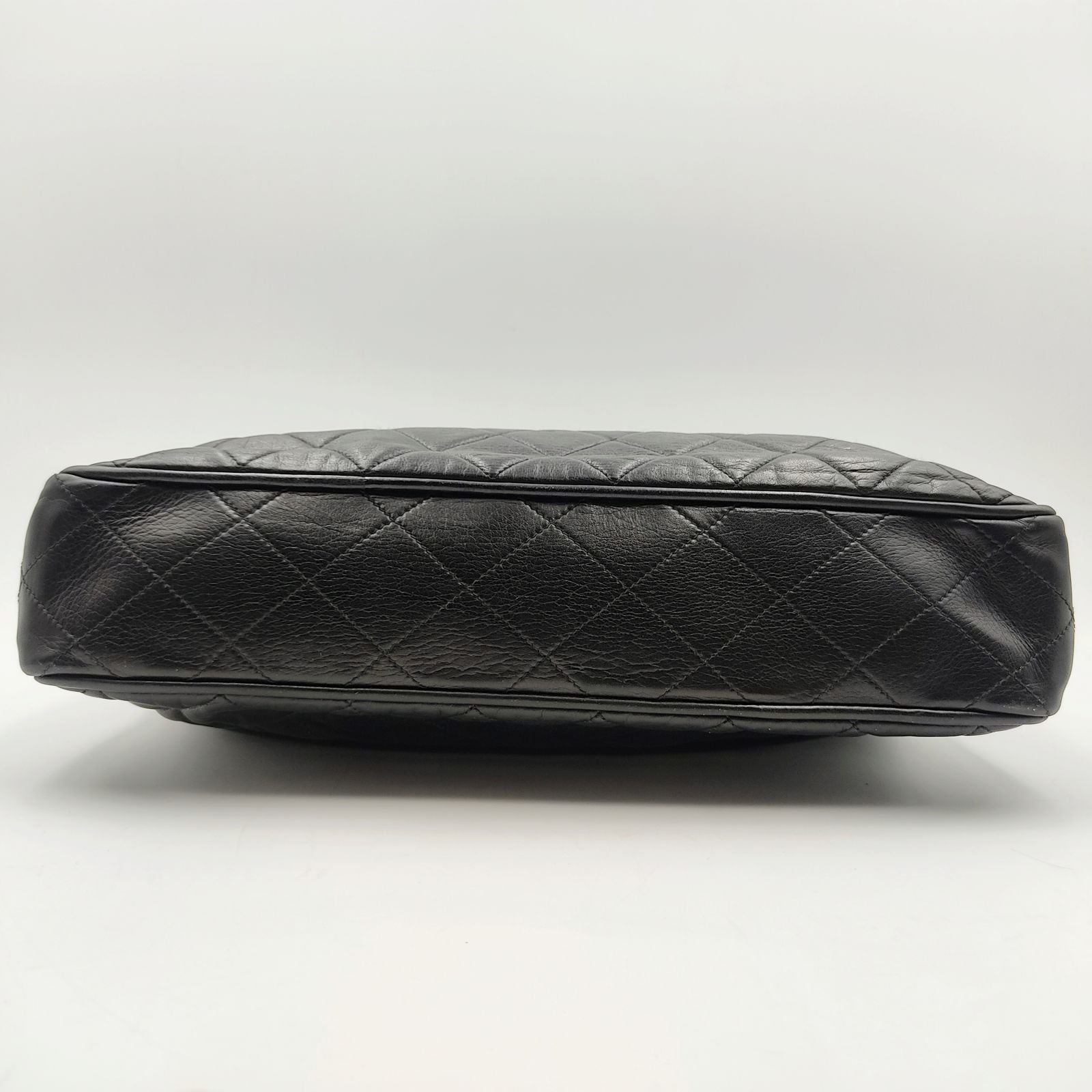 CHANEL Tote shoulder bag in black leather