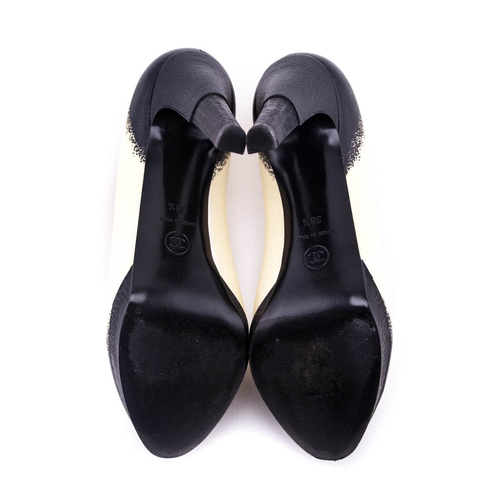 Chanel Black & White Ombre Painted CC Platform Pumps Size US 8.5 | EU 38.5