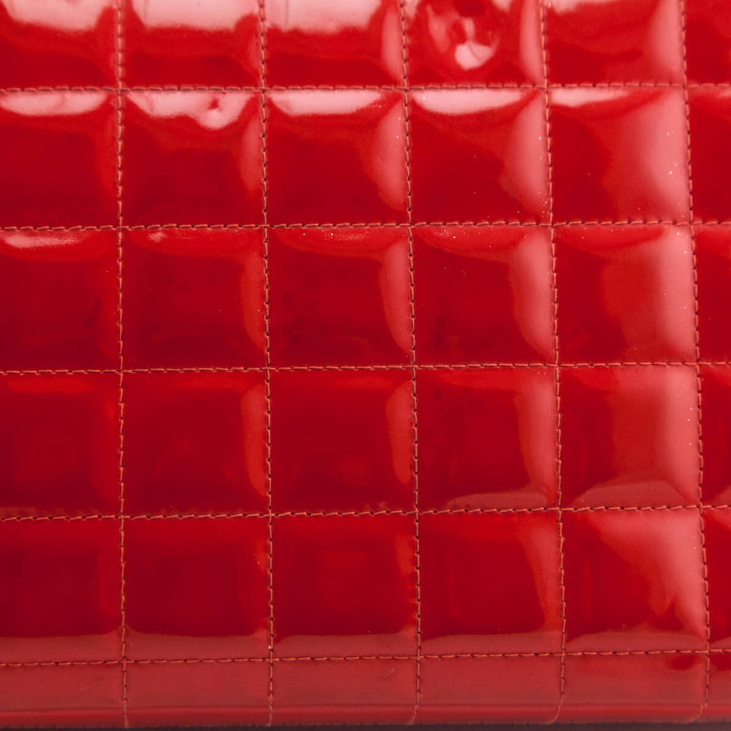 Chanel Red Quilted Patent Vintage Chocolate Bar Reissue Chain Bag