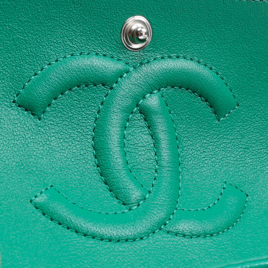 CHANEL Double Flap Medium Quilted Caviar Emerald Green