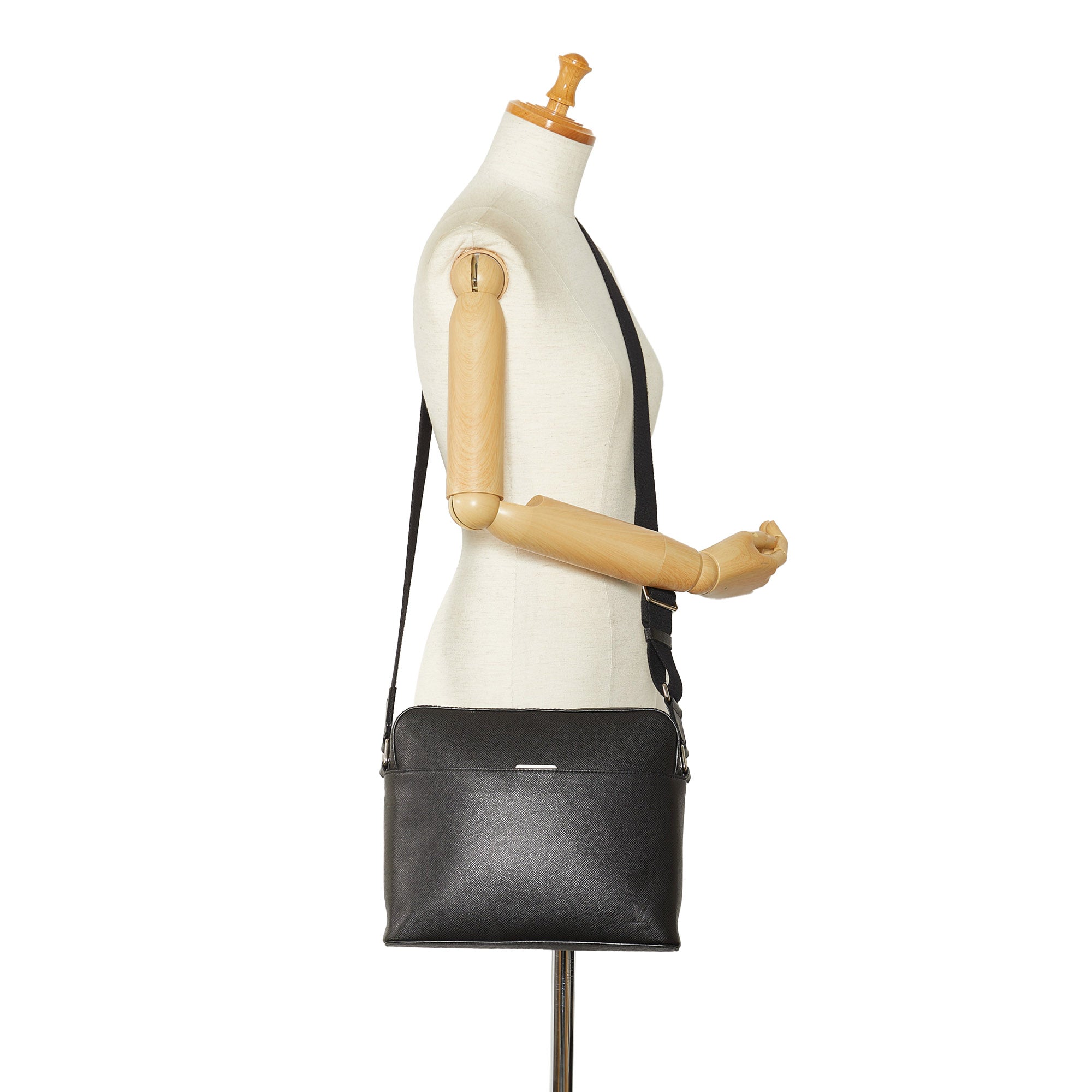 LOUIS VUITTON Taiga Anton Messenger PM Crossbody Bag