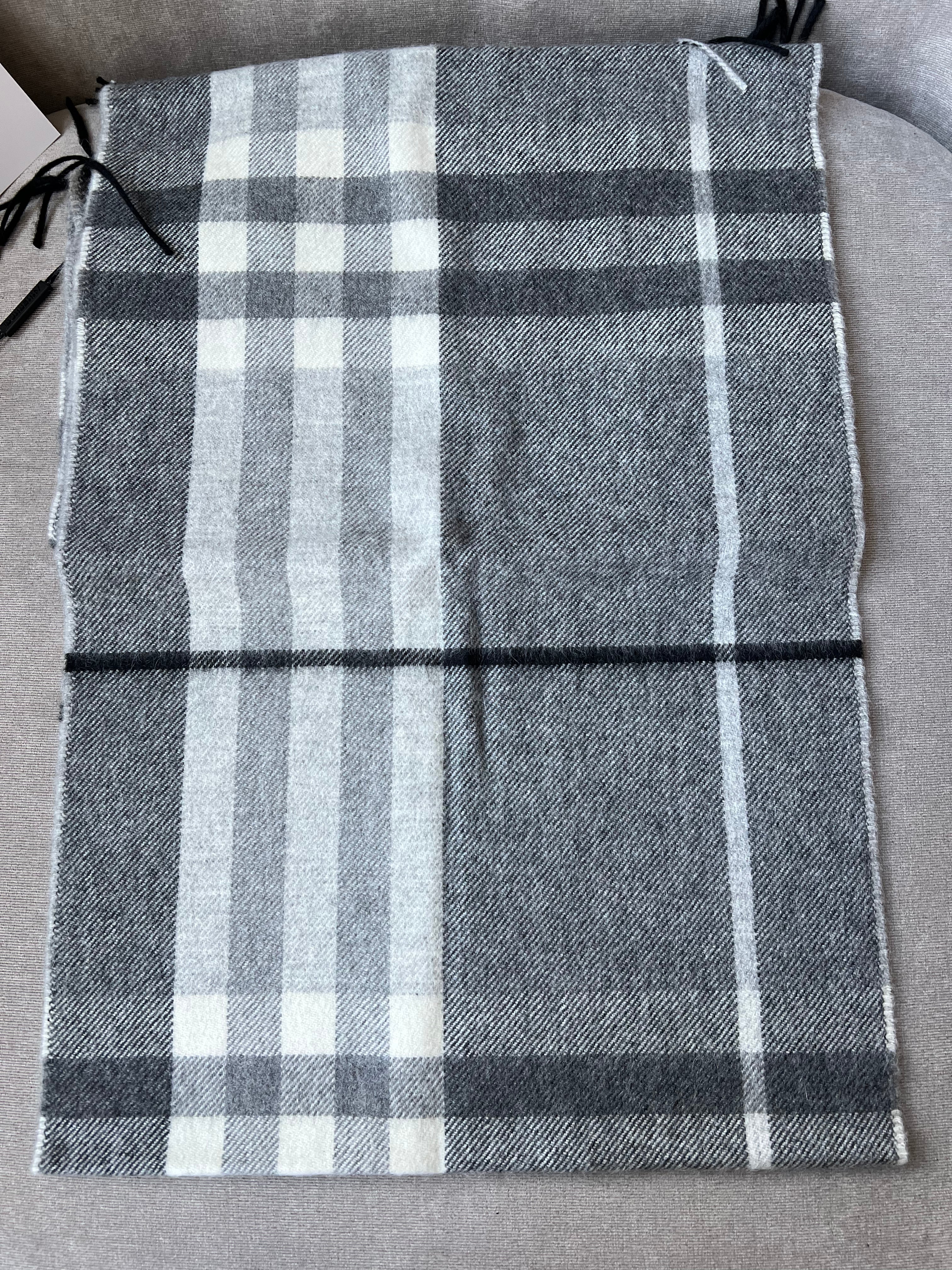 Burberry Classic Check Shale Grey Cashmere Scarf (RRP £420)