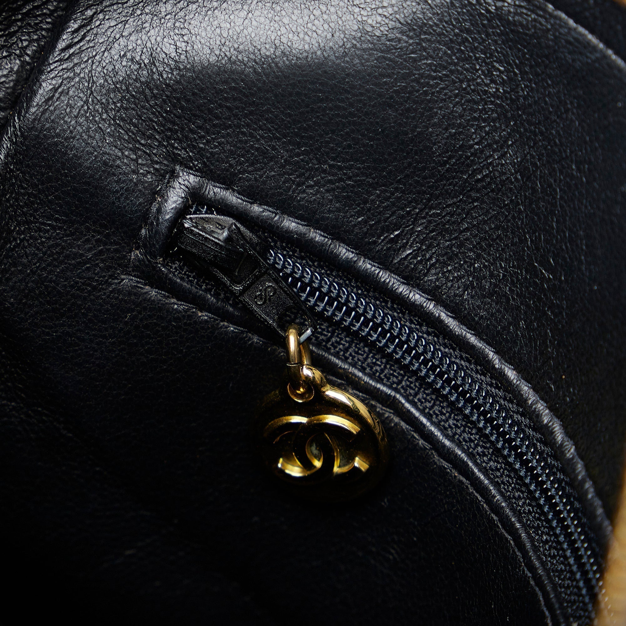 CHANEL CC Matelasse Tassel Camera Bag