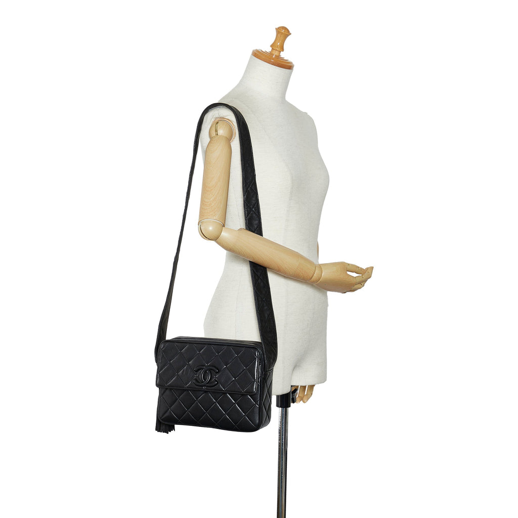 CHANEL CC Matelasse Tassel Camera Bag