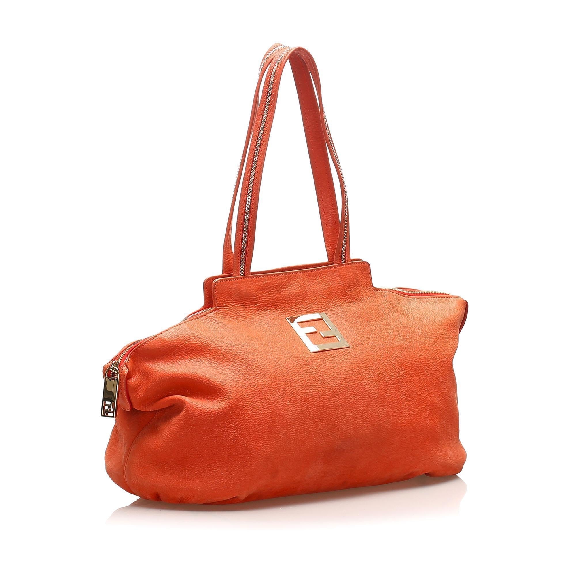 Fendi Chains Leather Tote Bag (SHG-14409)