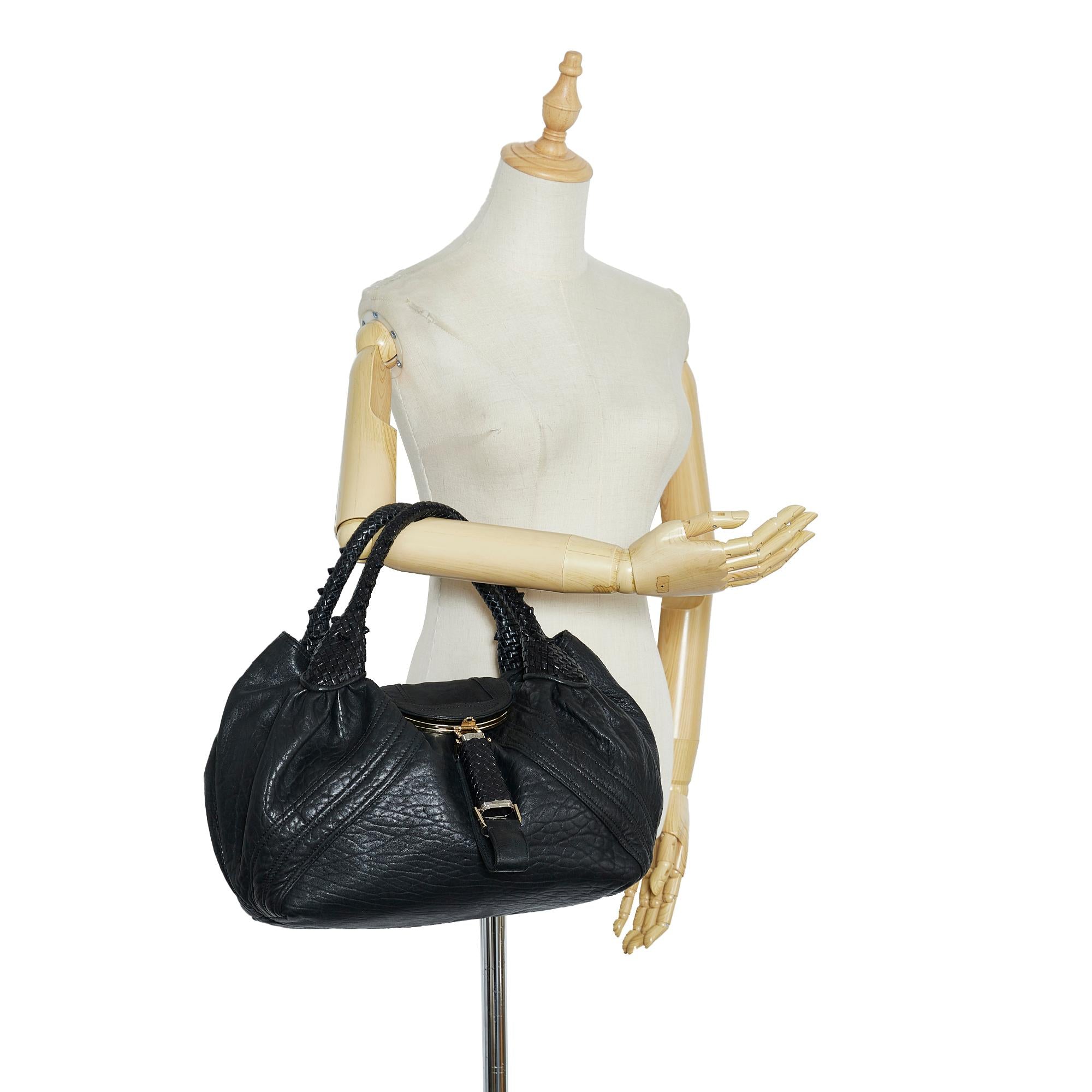Fendi Spy Leather Bag (SHG-OKgCh8)