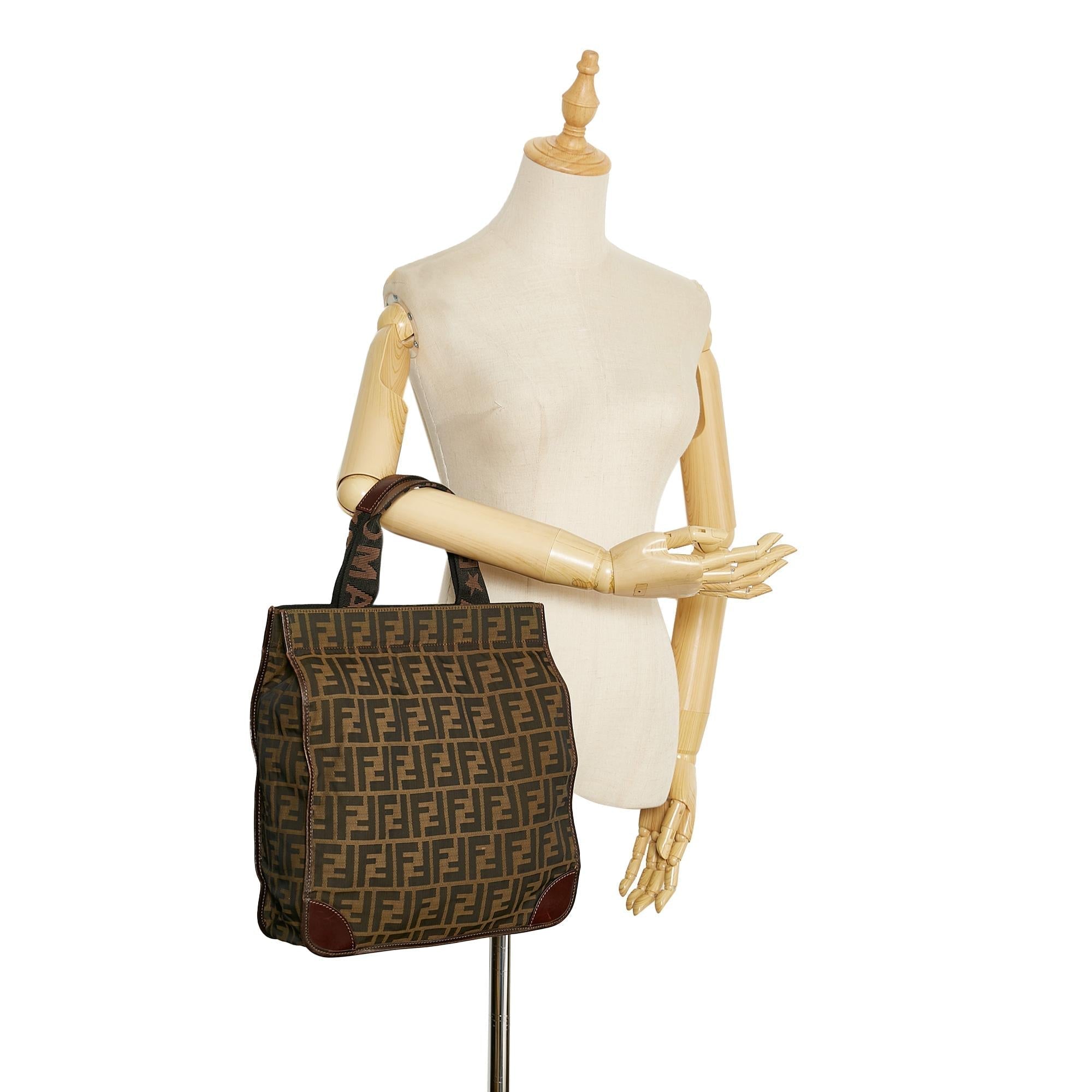 Fendi Zucca Tote Bag (SHG-EVPIF4)