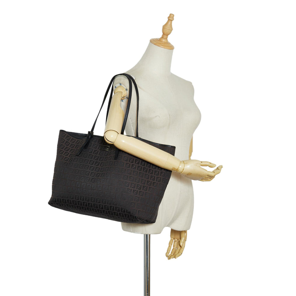 Fendi Zucchino Tote Bag (SHG-va4gIL)