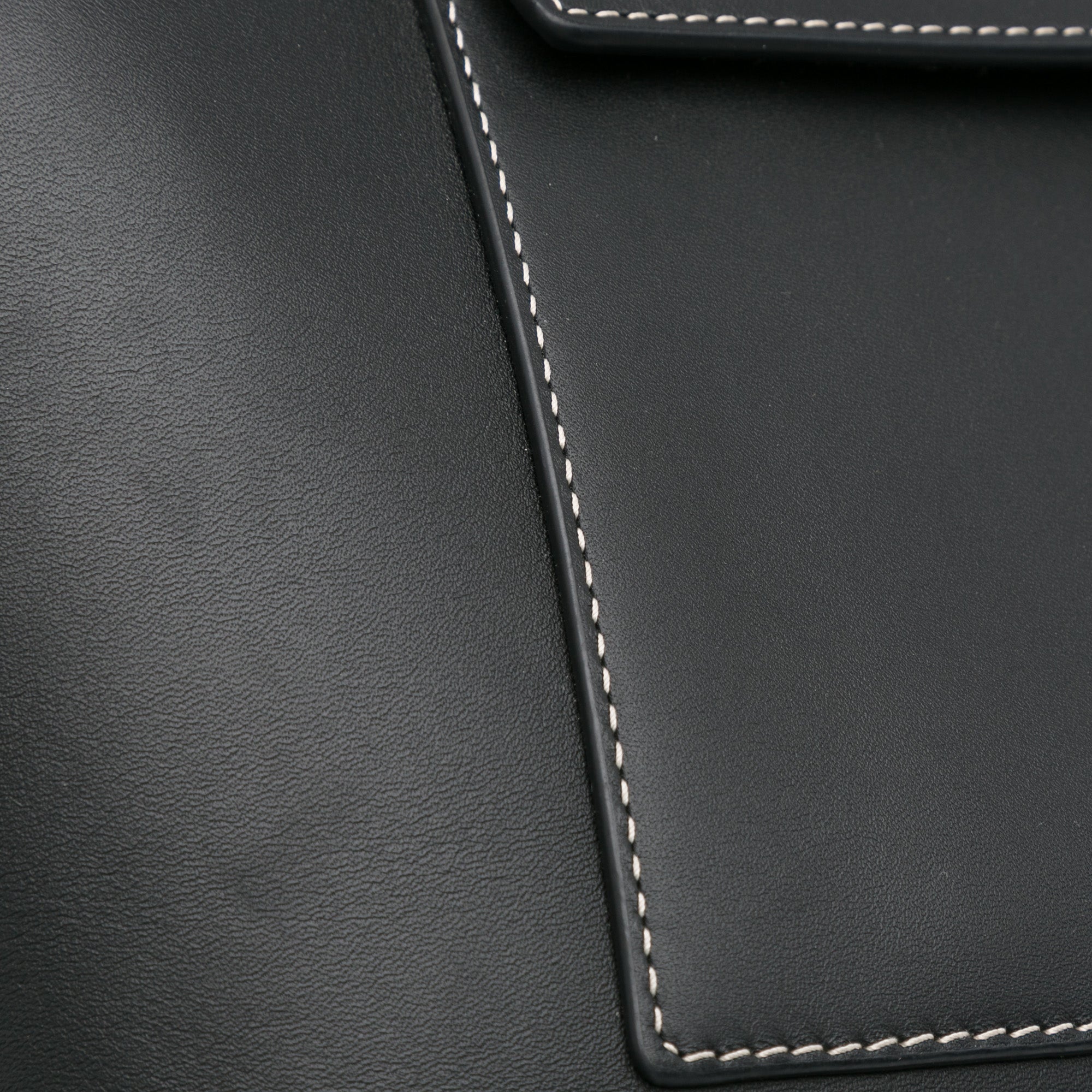 Burberry Soft Pocket Black Leather