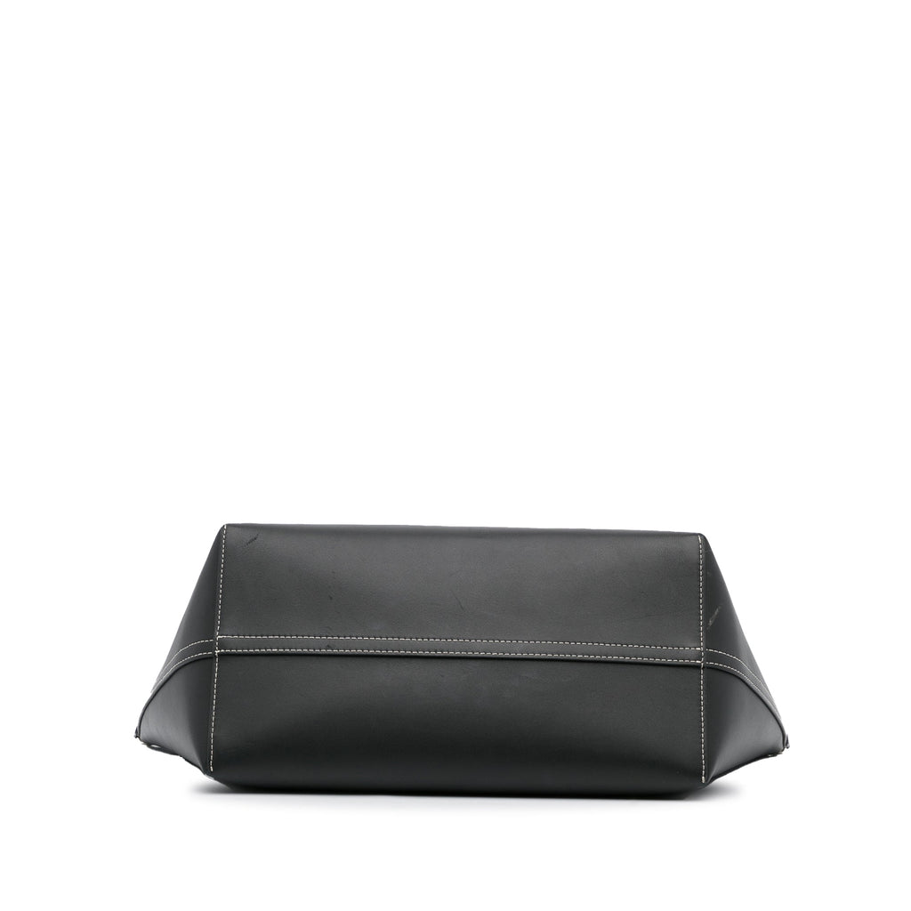 Burberry Soft Pocket Black Leather