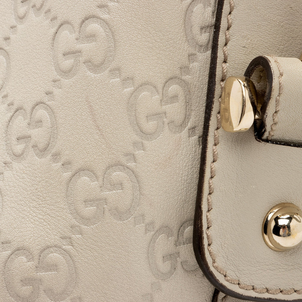 Gucci Guccissima Leather Pelham Small Shoulder Bag (SHF-qiecoD)