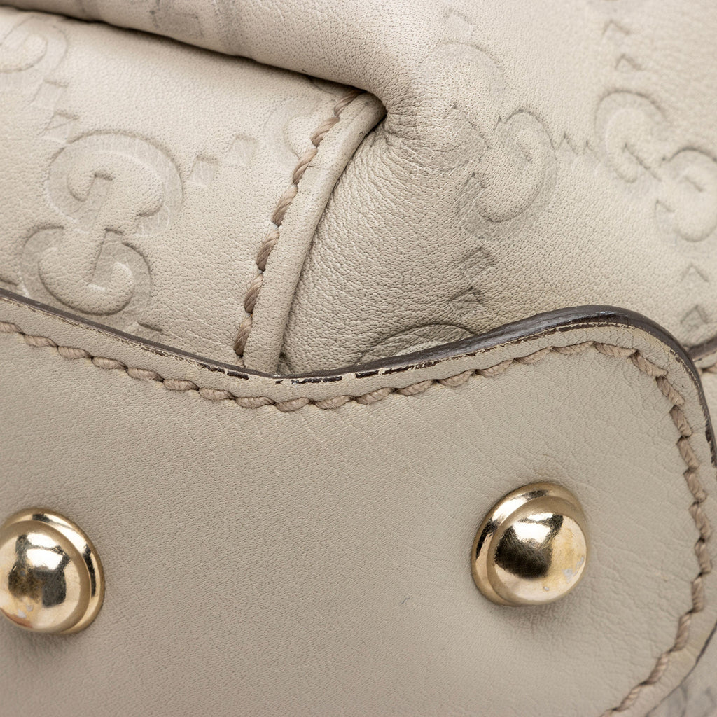 Gucci Guccissima Leather Pelham Small Shoulder Bag (SHF-qiecoD)