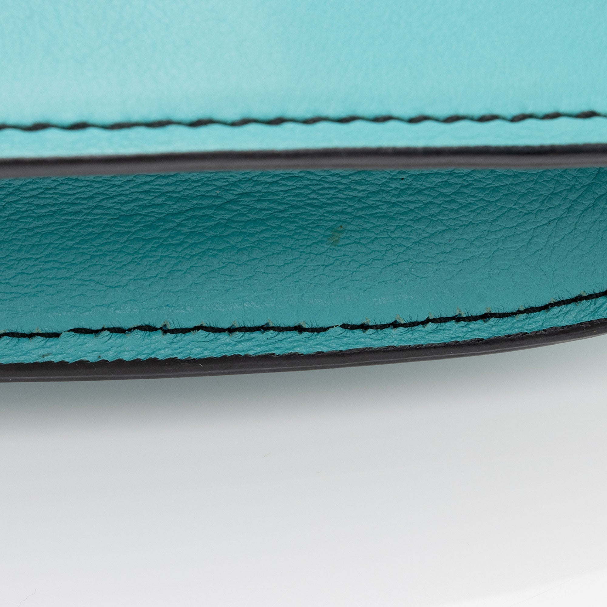 Gucci Leather Emily Small Chain Shoulder Bag (SHF-C1Ky8i)