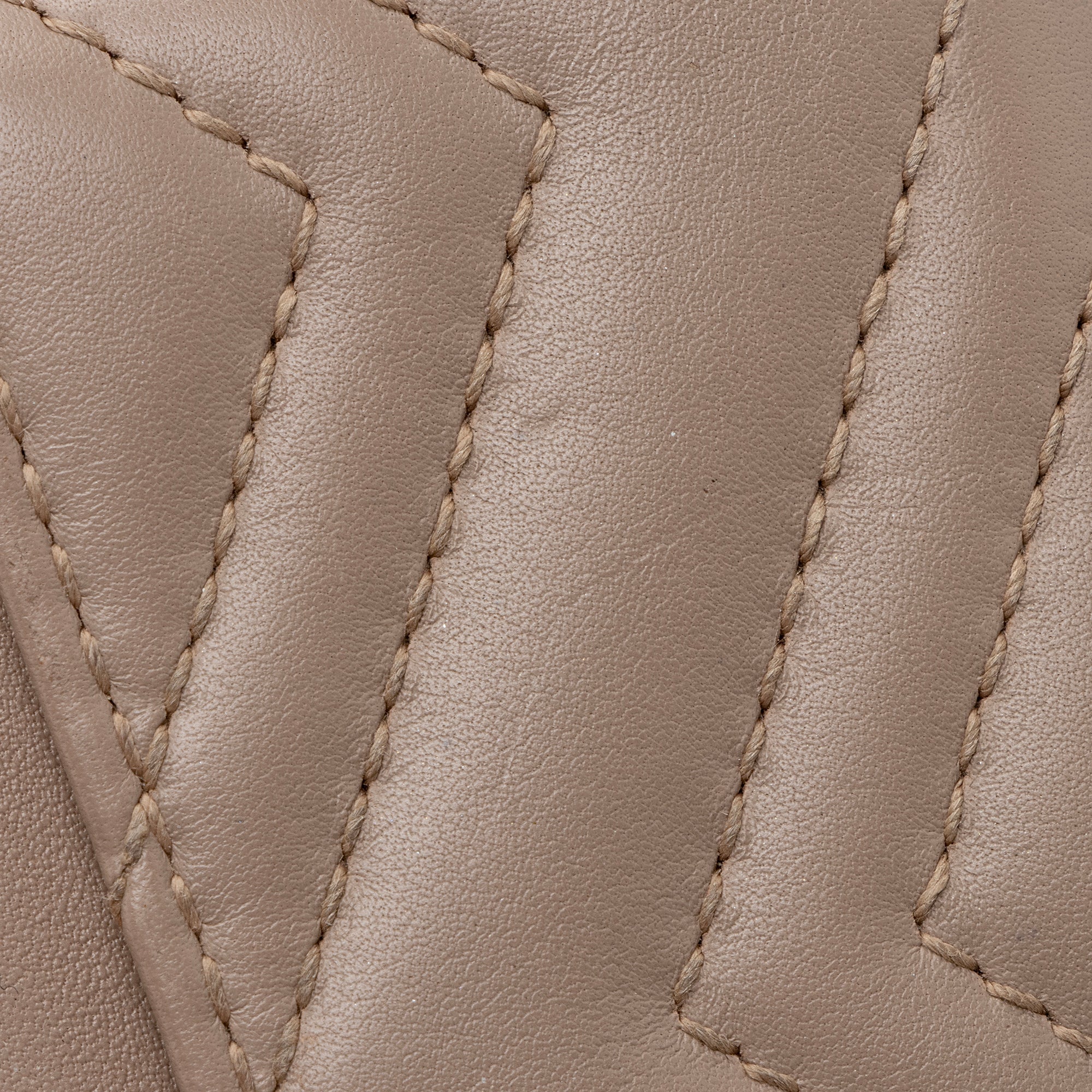 Gucci Matelasse Leather GG Marmont Card Case
