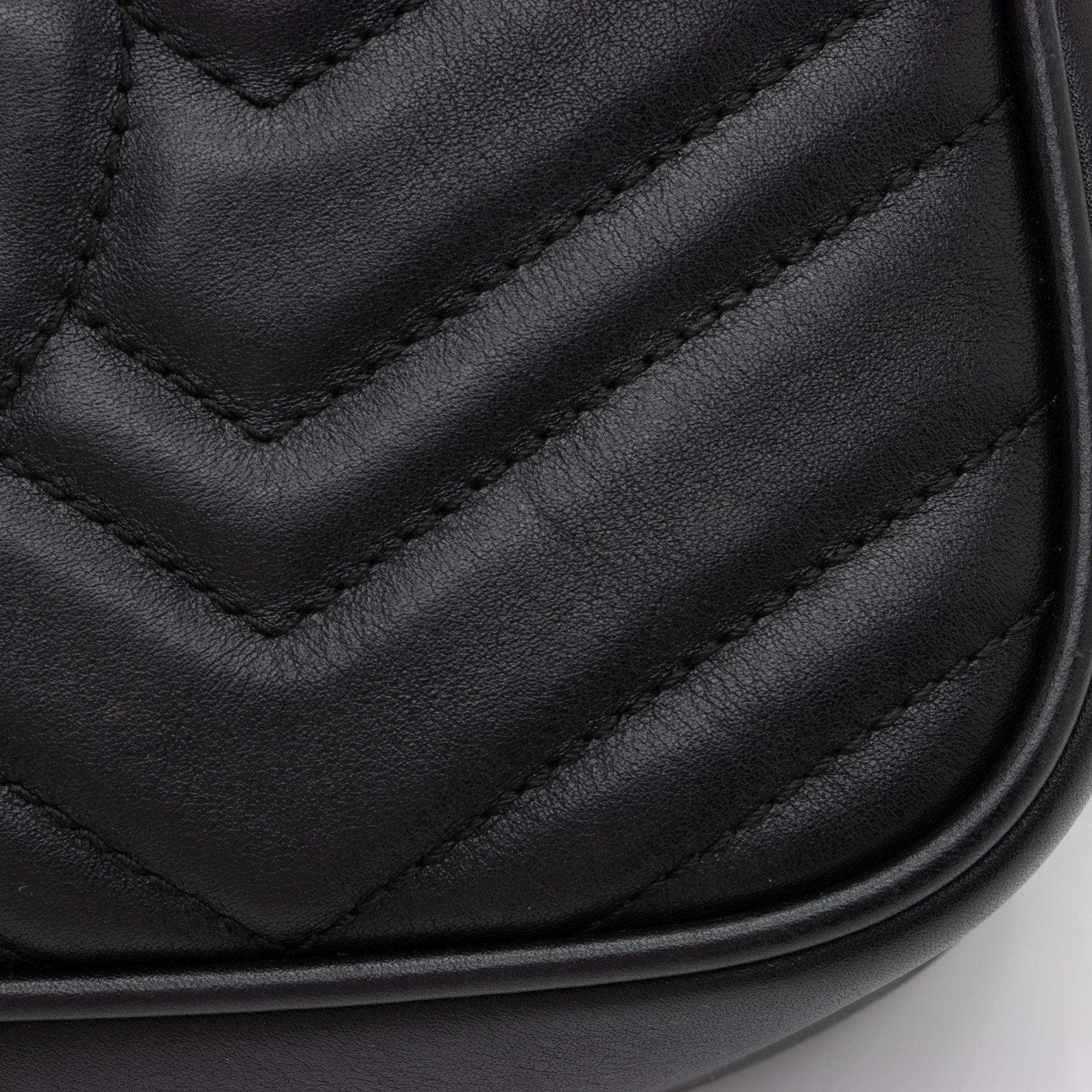 Gucci Matelasse Leather GG Marmont Small Shoulder Bag (SHF-yWuLoN)