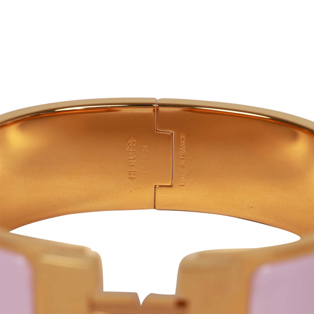 Pre-owned Hermes "Rose Dragee" Wide Enamel Bracelet GM Gold Hardware