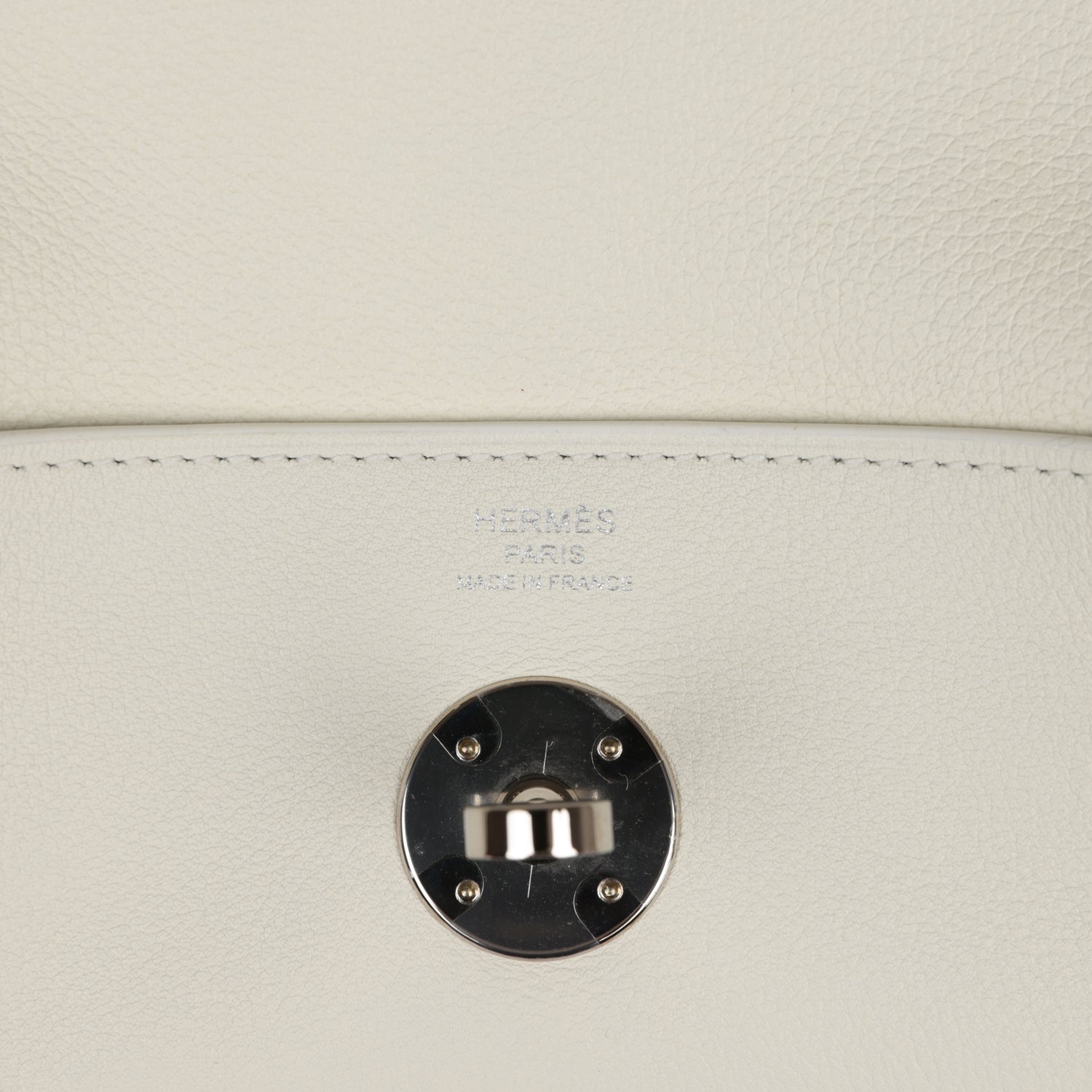 Pre-owned Hermes Lindy 26 White Evercolor Palladium Hardware