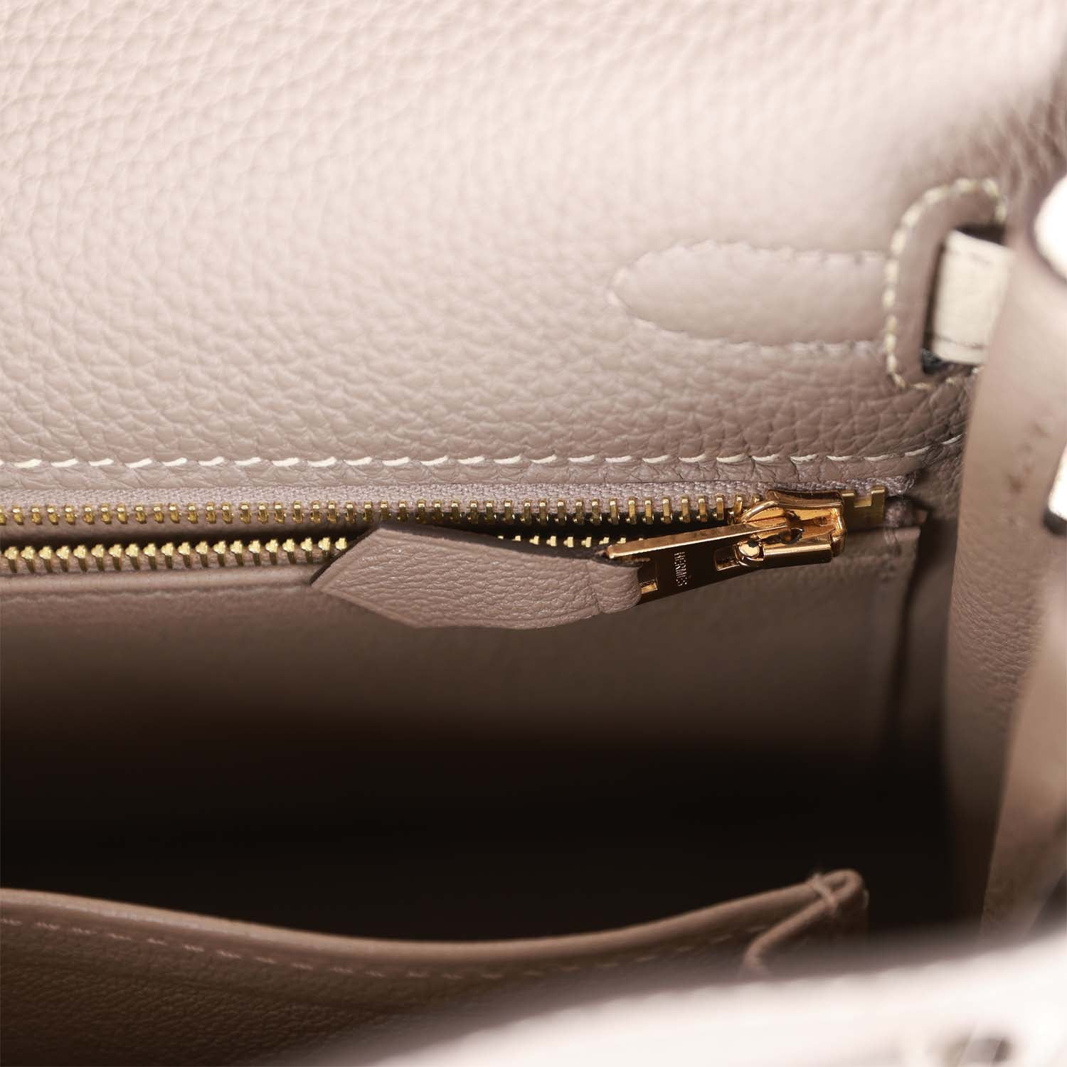 Hermes Special Order (HSS) Kelly Retourne 25 Gris Asphalte and Craie Togo Brushed Gold Hardware