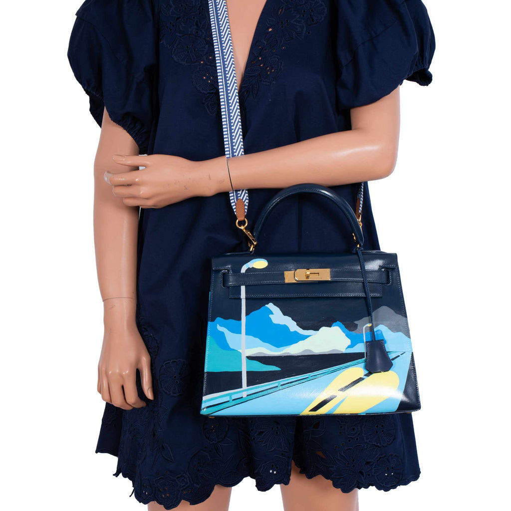 Hermès Kelly 28 Navy Box Gold Hardware “Endless Road”