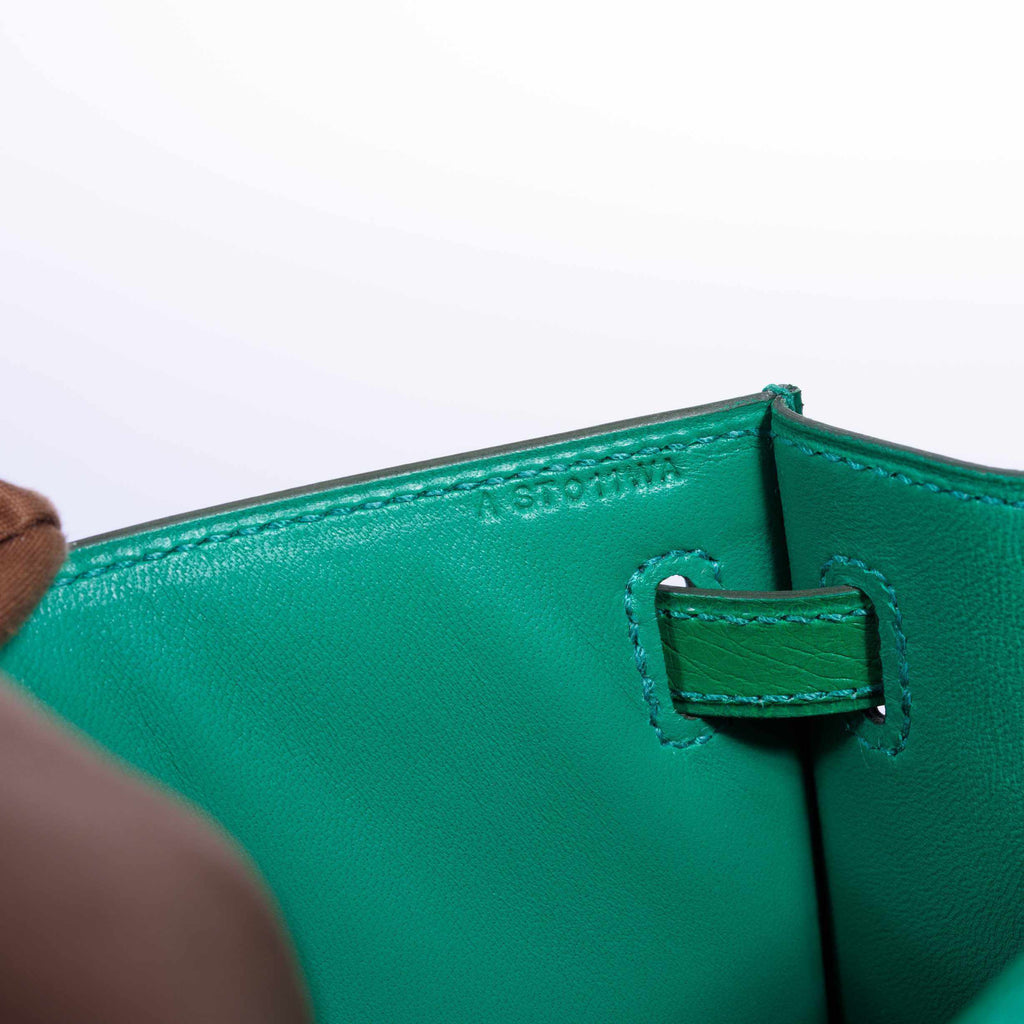 Hermès Kelly Pochette Vert Vertigo Ostrich Gold Hardware