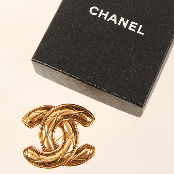 CHANEL Matelasse Stitch Cc Mark Brooch