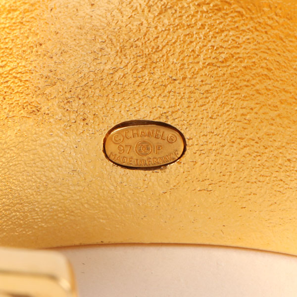 CHANEL 1997 Made Matelasse Stitch Logo Bangle