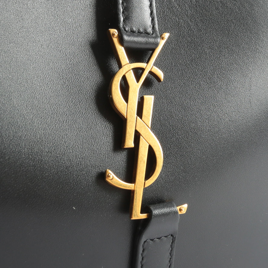 SAINT LAURENT Le 5 a 7 Hobo Black