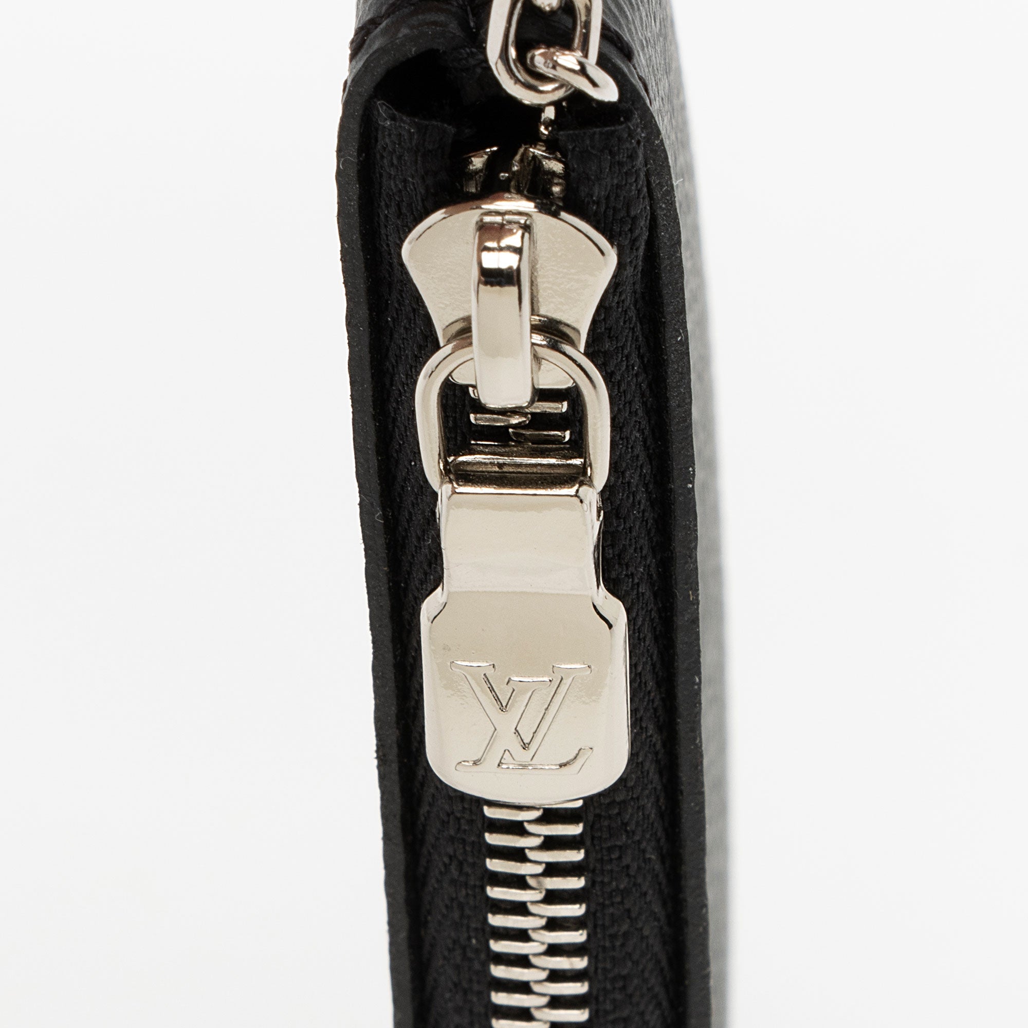 Louis Vuitton Damier Graphite Key Pouch (SHF-JZ5bLf)