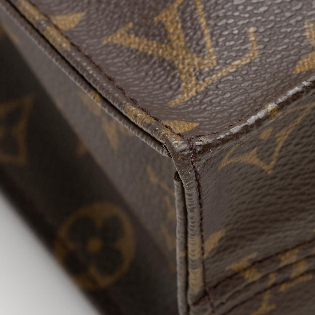 Louis Vuitton Leather Clochette (SHF-22360)