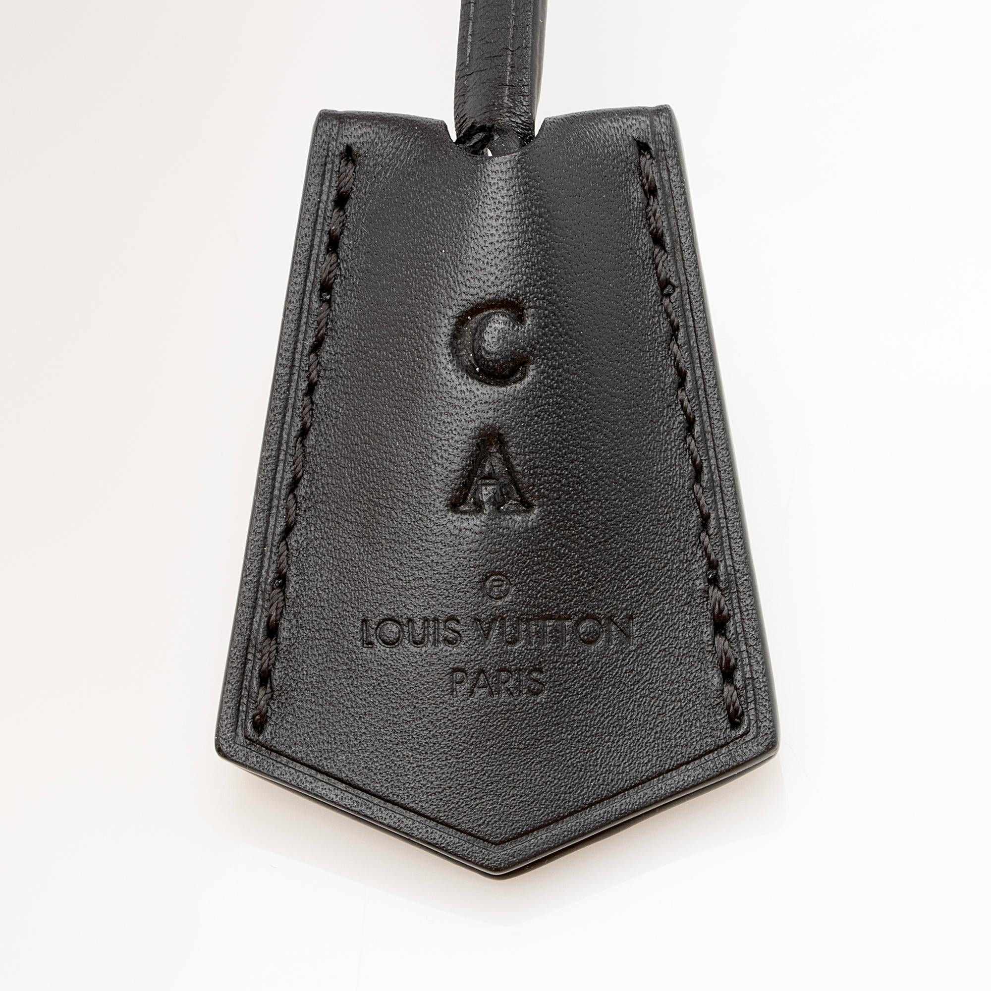 Louis Vuitton Leather Clochette (SHF-22360)