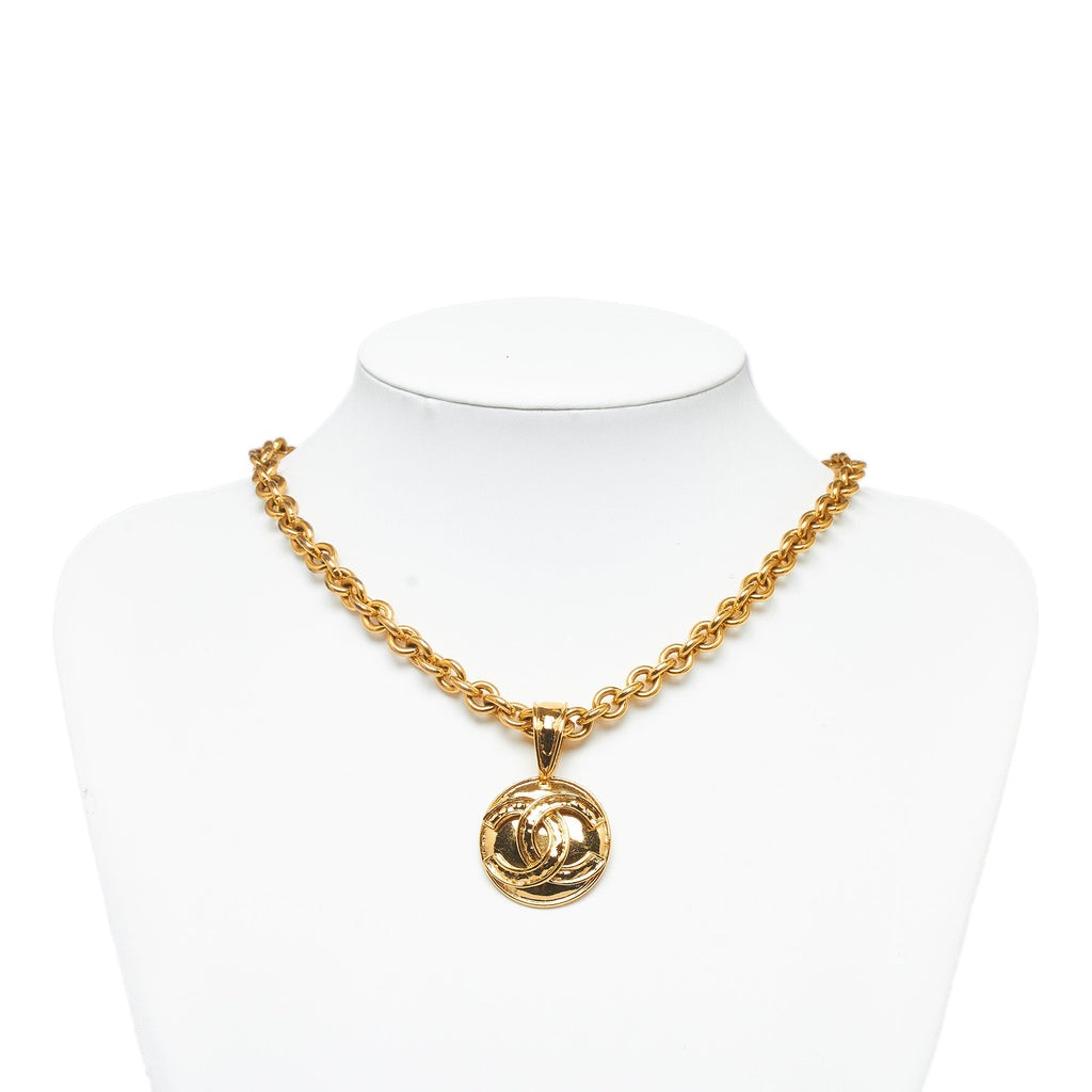 CHANEL CC Round Medallion Necklace Costume Necklace